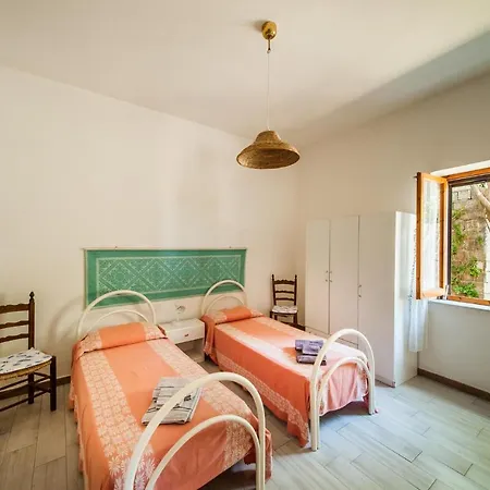 Dom wakacyjny 2 Bedroom In Castelsardo
